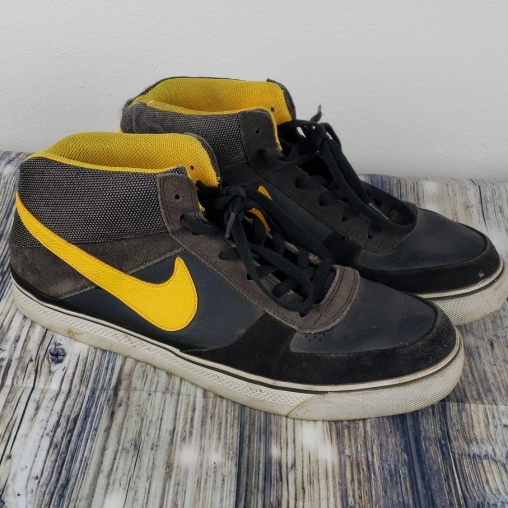 Nike SB Skateboard Shoes Size 13 High Top Mens